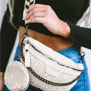 Cream Crossbody Bag Set